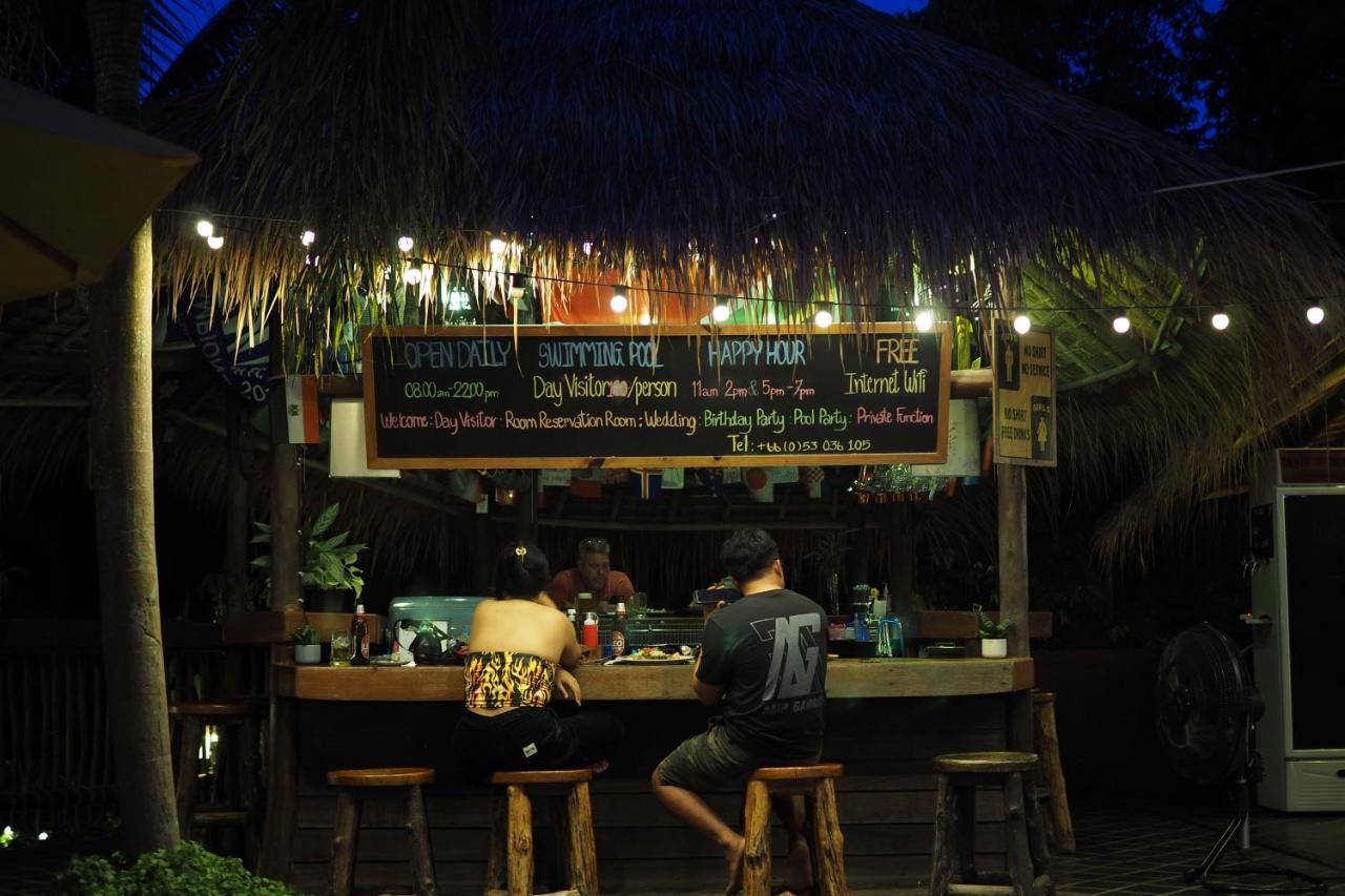 Baanpong Lodge San Kamphaeng Esterno foto