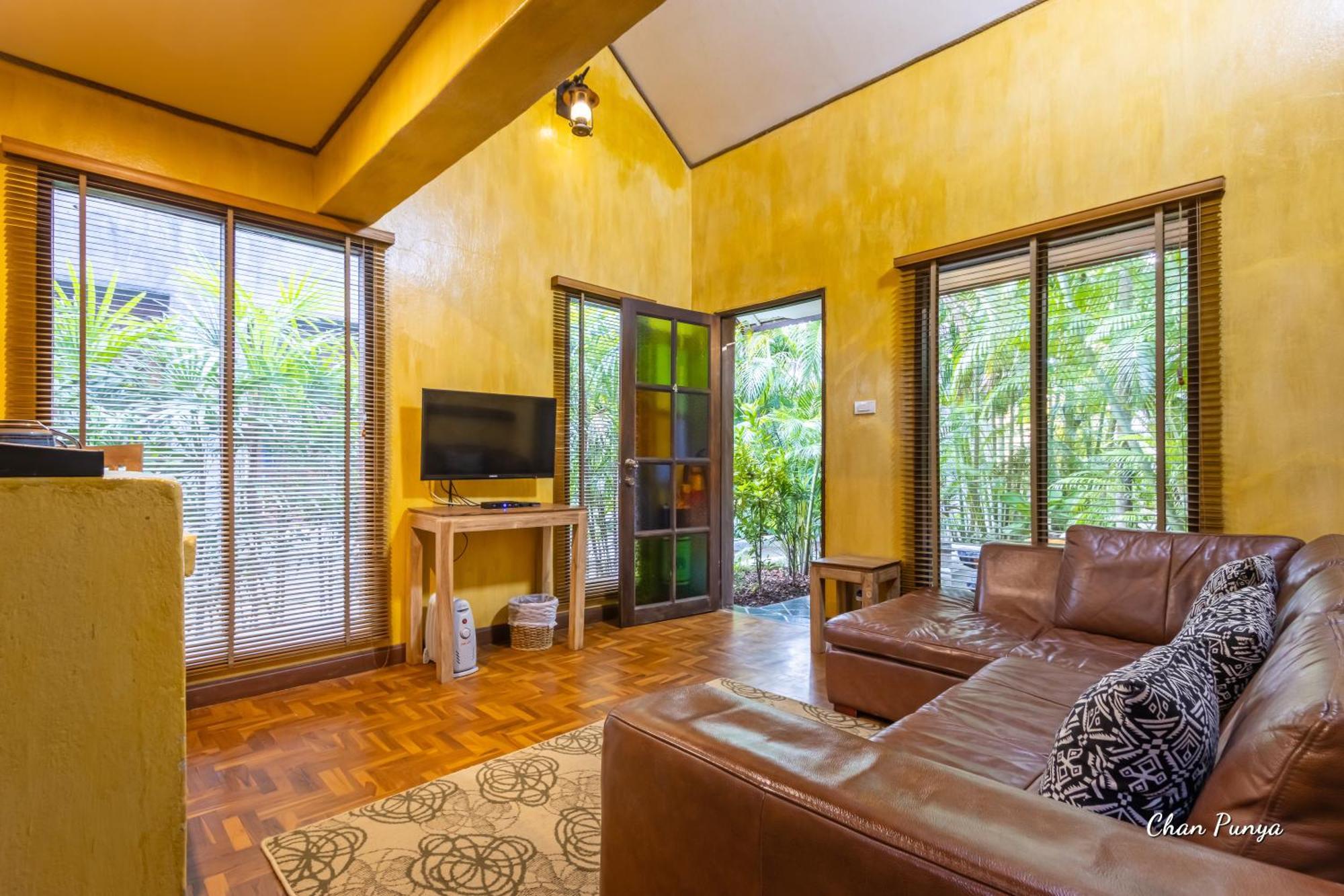 Baanpong Lodge San Kamphaeng Esterno foto