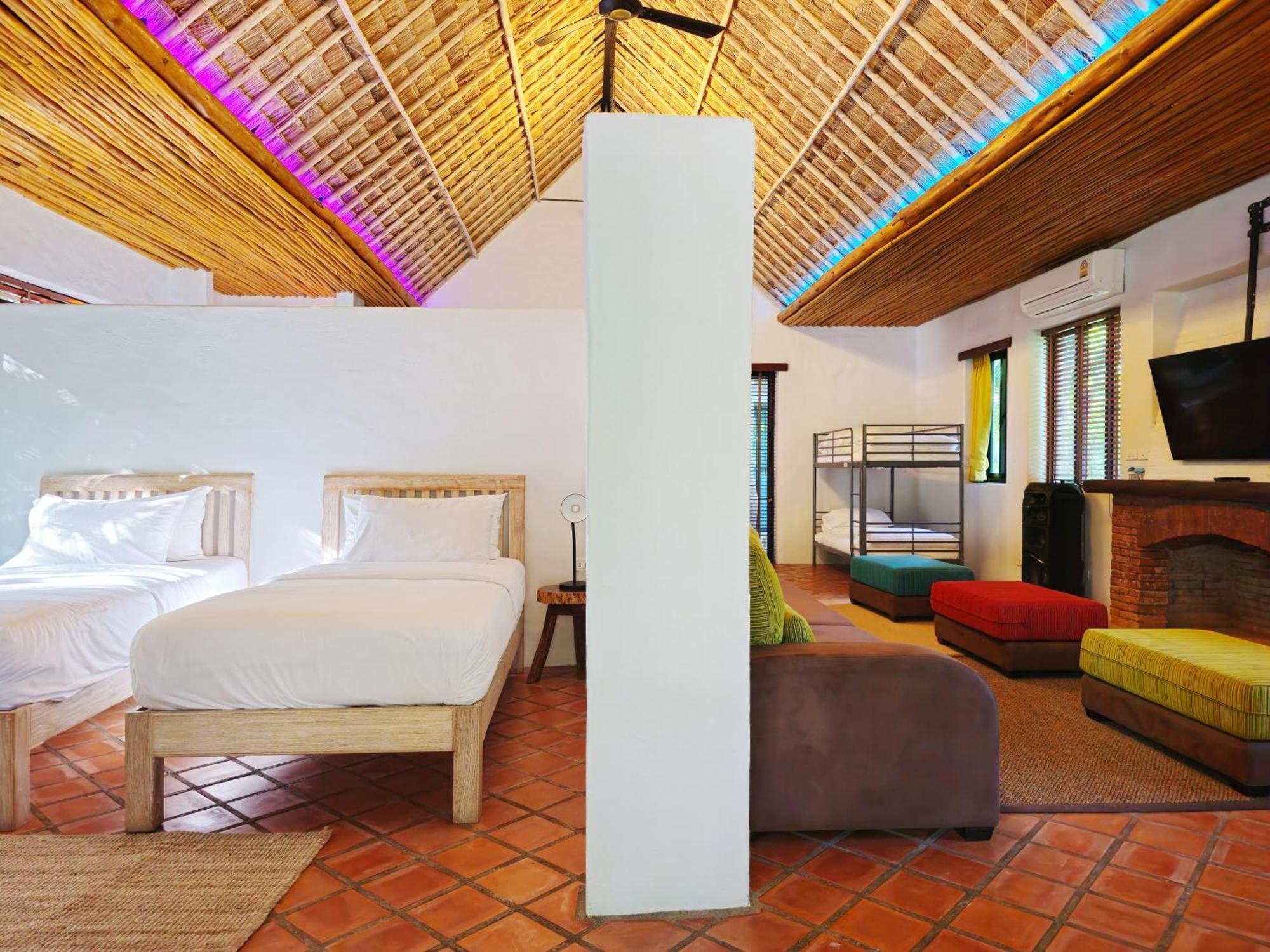 Baanpong Lodge San Kamphaeng Esterno foto