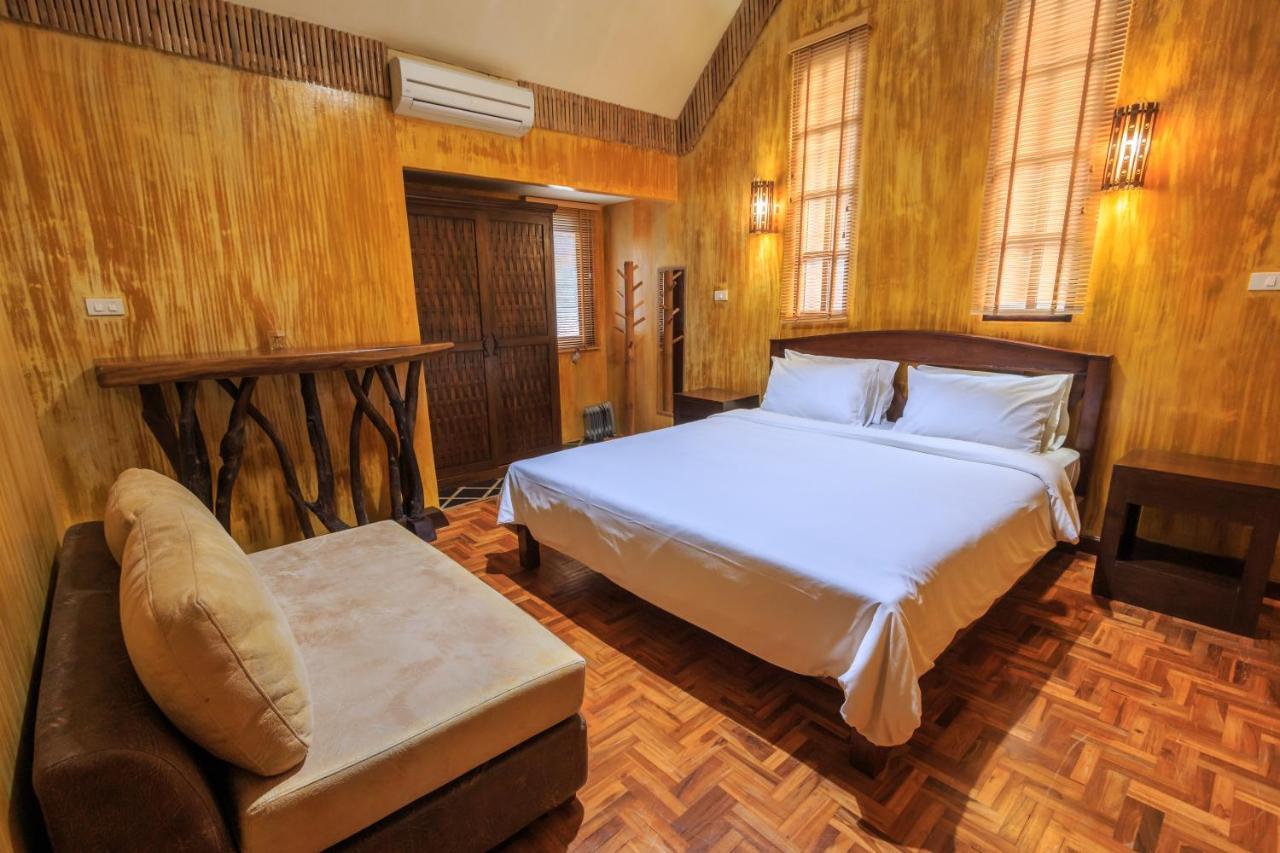 Baanpong Lodge San Kamphaeng Esterno foto