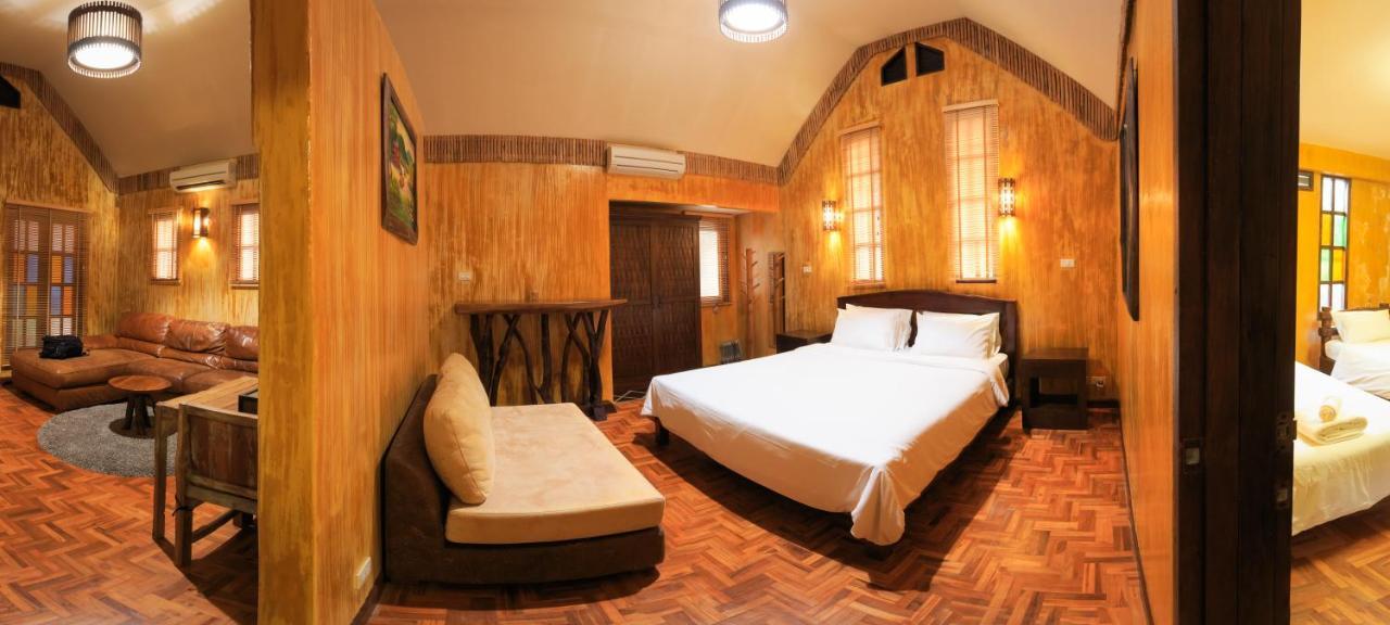 Baanpong Lodge San Kamphaeng Esterno foto